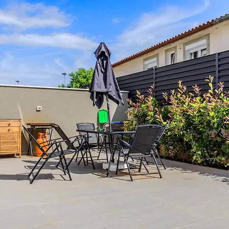 Vila Dino With Private Parking & Pool Pula